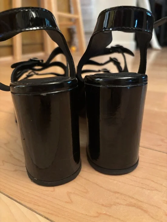 Seychelles Shiny Black Patent Triple-Strap Block Heel Sandals - Picture 3 of 6